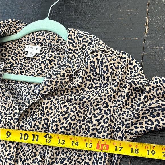 J. Crew Leopard / Cheetah Button Down Shirt size XS - Picture 6 of 7